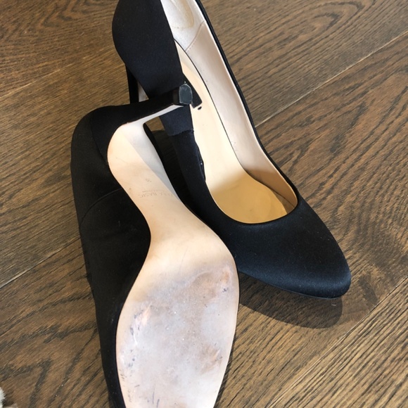 Black Pumps - Picture 4 of 4